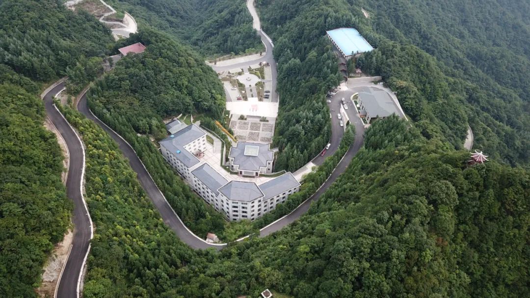 马致富青绿山水画_马致富画家_致富经马