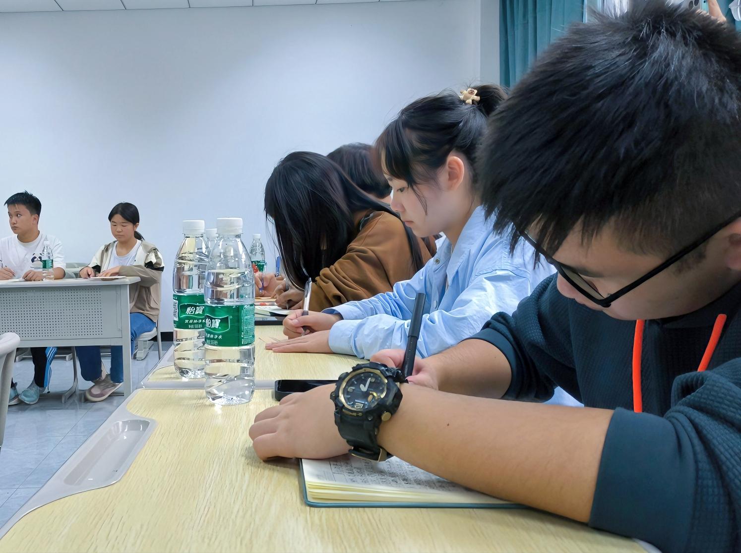 志愿服务经验交流发言稿范文_志愿工作的优质经验分享_志愿服务典型经验材料