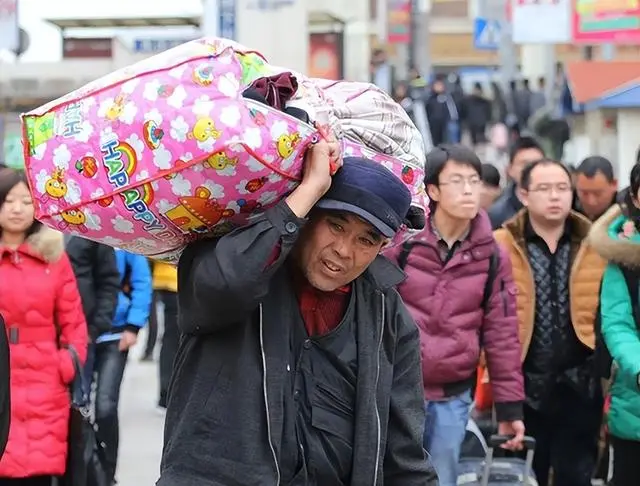 致富农民劳动的精神_农民致富经_致富农民有情怀打一成语