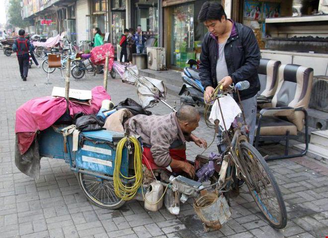 残疾人养殖什么挣钱_腿部残疾养殖致富_腿残疾人的致富项目