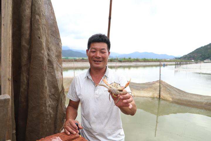 三门县涛头村养殖户雷蒙革的幸福生活：海上畲乡，村民捧起“聚宝盆”