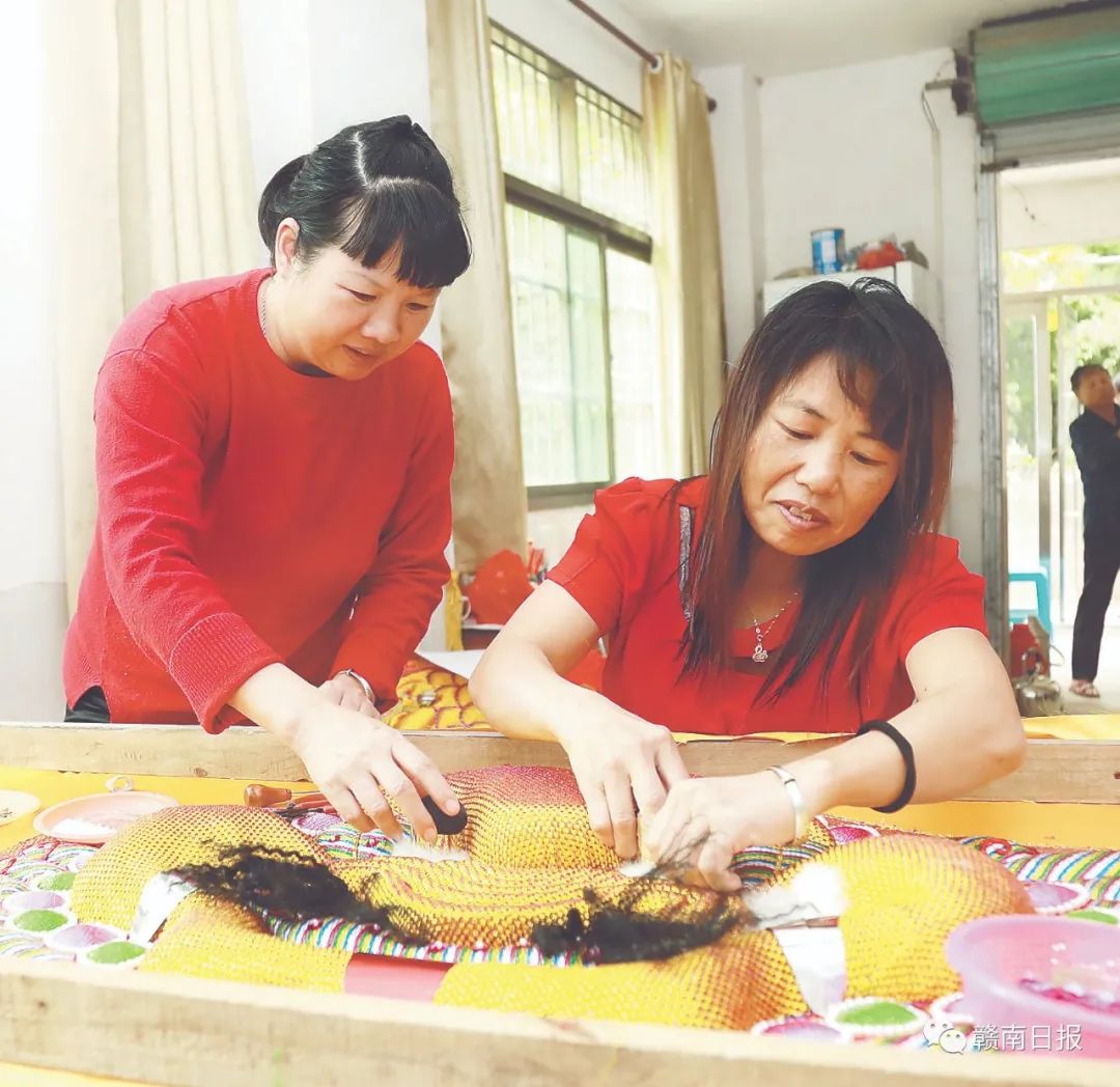 种蔬菜致富经_农民种植蔬菜致富_致富蔬菜种植农民图片