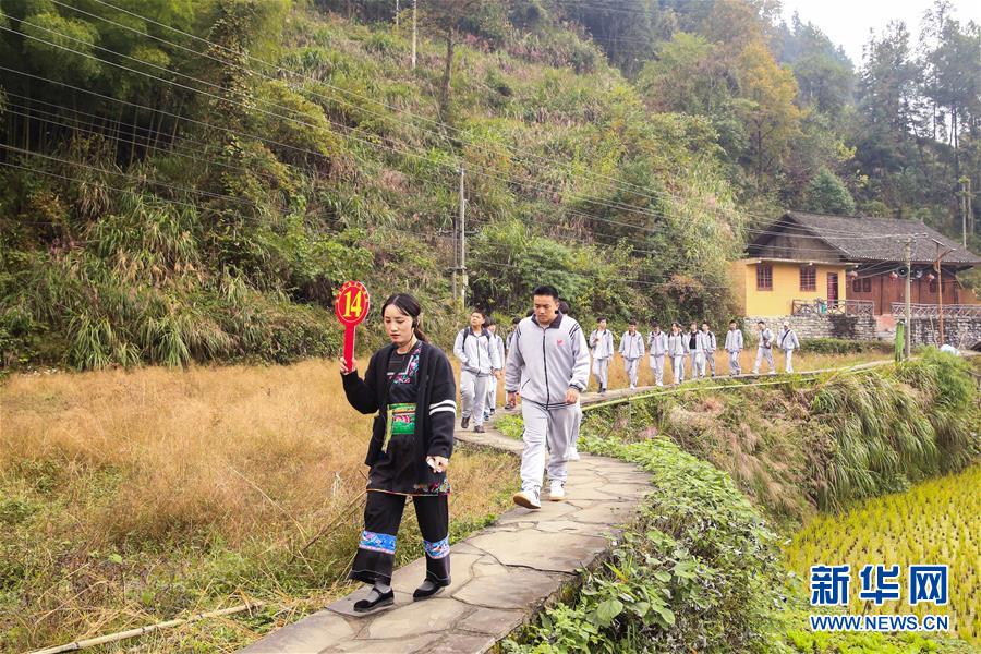 （在习近平新时代中国特色社会主义思想指引下——新时代新作为新篇章·习近平总书记关切事·图文互动）（3）精准扶贫7年，十八洞村“长”出10余种新职业