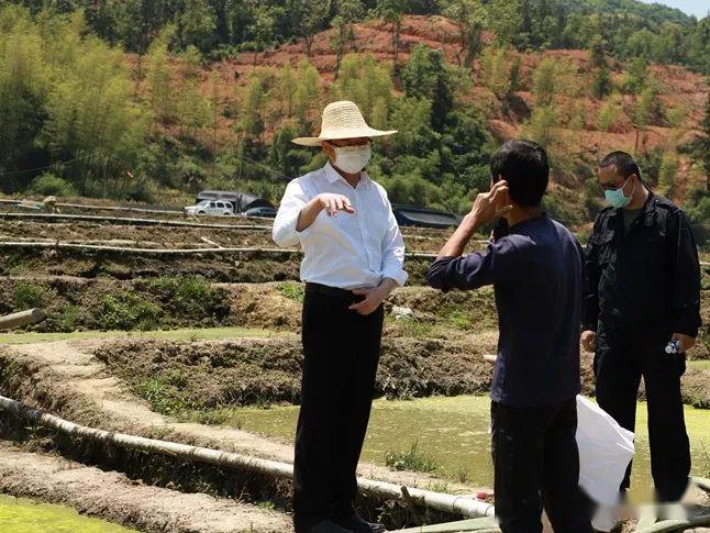 清退红虫养殖 守护绿水青山