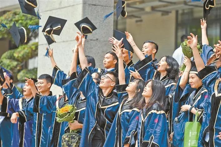 引进办学与自办高校并举，深圳高等教育走出跨越式发展之路