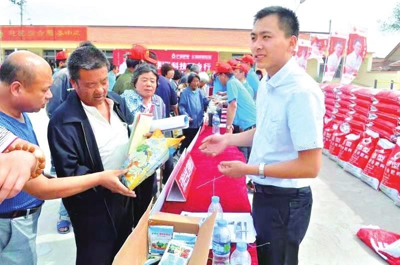 天津市劳模贾京华：“乡亲想学养殖蚯蚓，咱免费教”