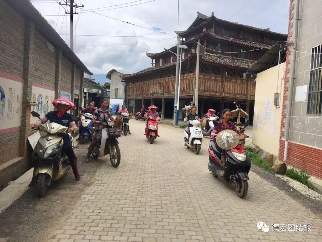 盖别墅买轿车，看完芒市这个故事我想回农村种洋芋