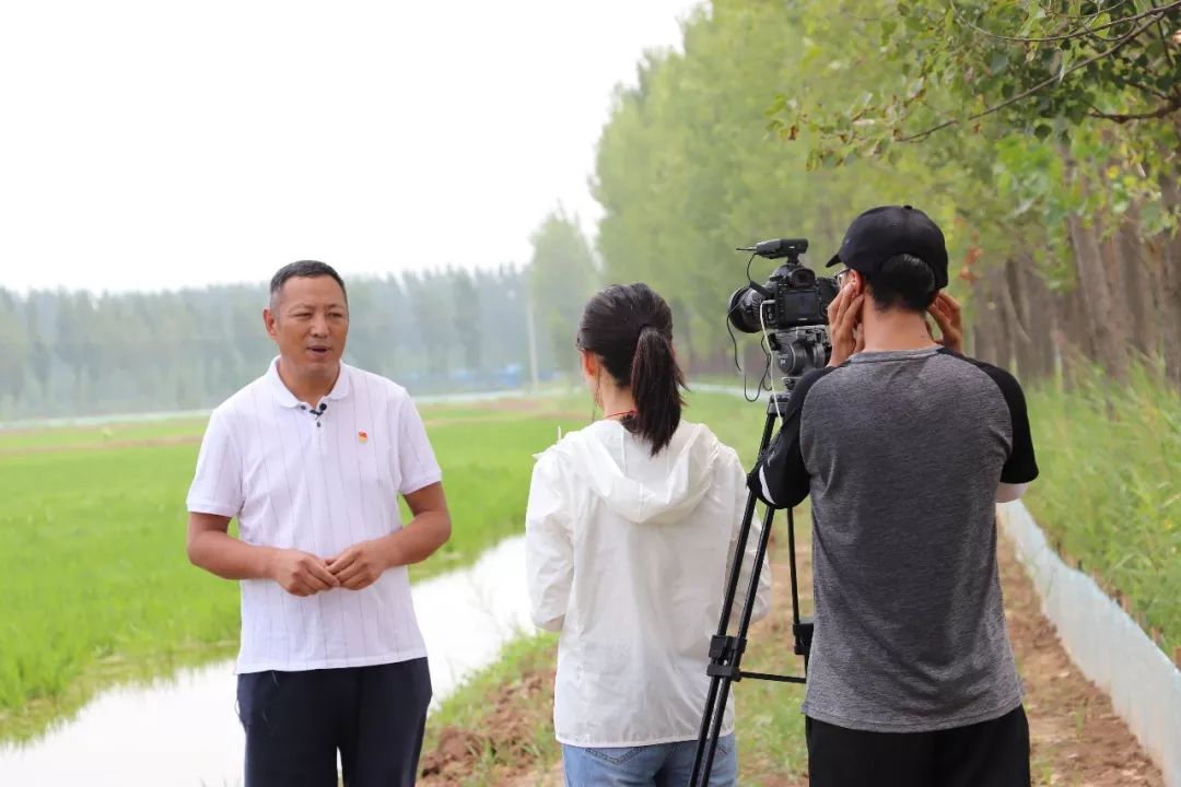 新乡电视台《走进新农村》栏目专访水牛稻创始人赵俊海