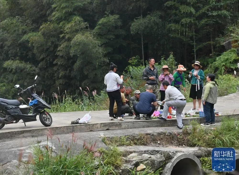 致富经大学生_大学生致富的故事_大学致富之路