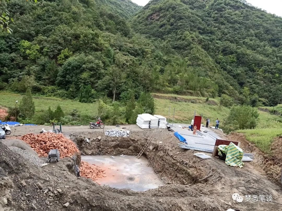 反季节养殖鲈鱼_鲈鱼一年四季能钓吗_乡村季风养殖鲈鱼致富吗