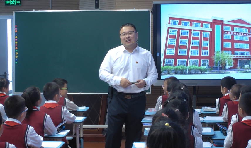 用一堂课让学生感受学科之美，搭建学以致用的桥梁