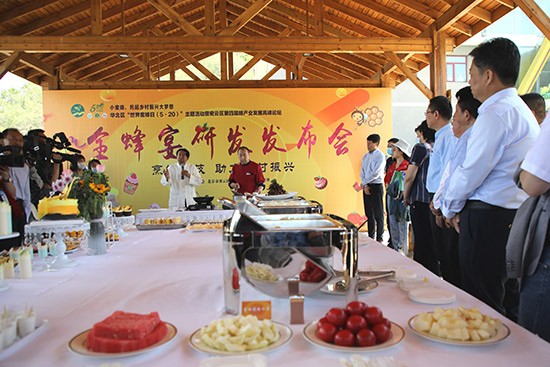 养蜜蜂授粉_养蜂授粉蜜蜂多少钱_授粉蜂养殖技术
