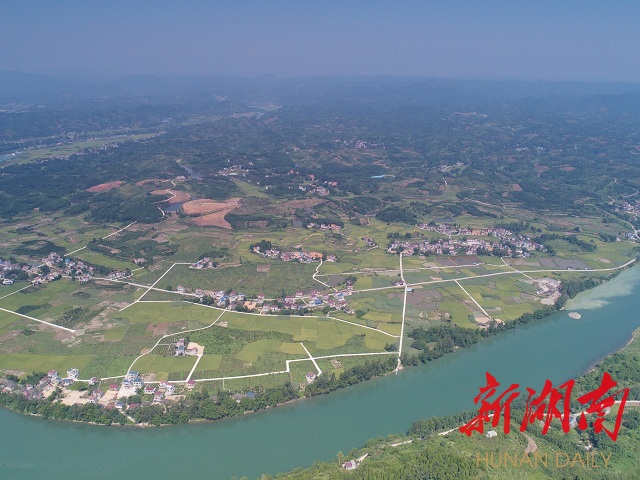 苗乡驻村拔穷根