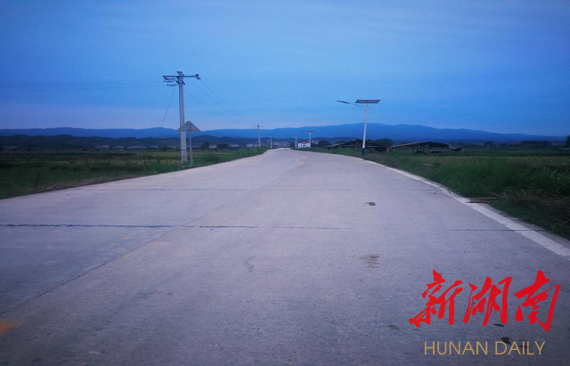 苗乡驻村拔穷根