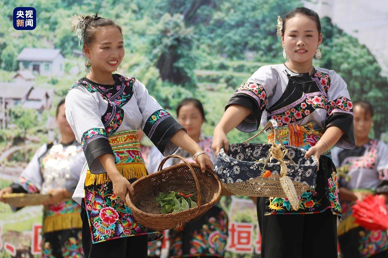 致富经鸭子养殖视频_致富经烧鸭视频_致富经烤鸭