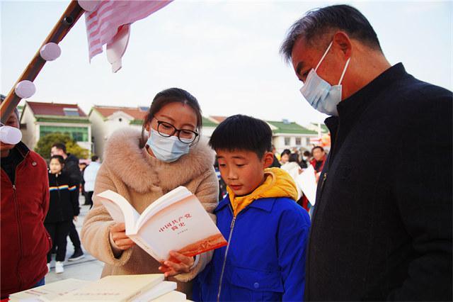 致富经罗子攀养青蛙_致富经罗子攀养青蛙_致富经罗子攀养青蛙