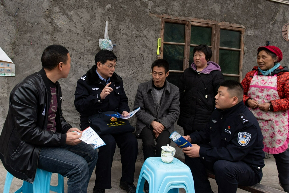 城口民警余新洪：警民携手守护生态 同心打造和谐社会