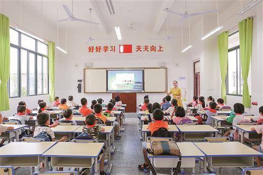 致富养殖小型鸡品种_养鸡致富项目_养殖致富小型鸡