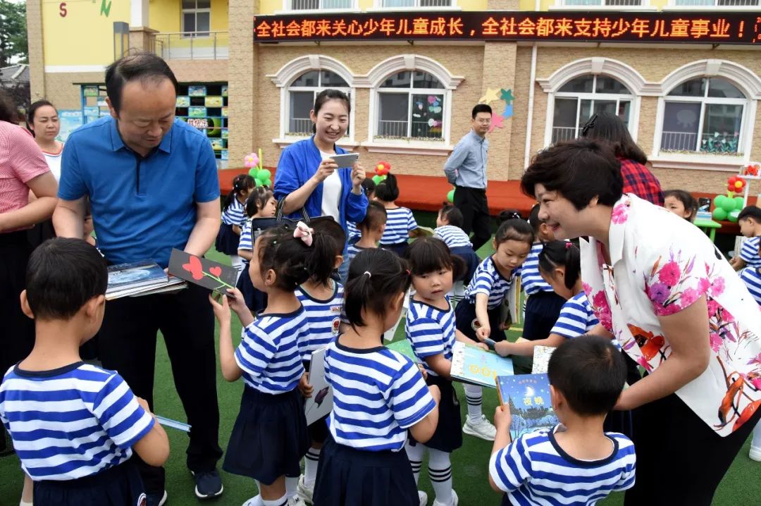 致富经香椿种植视频_家庭种植香椿苗视频_种植香椿赚钱吗