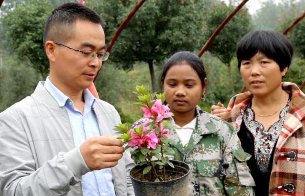 种植花草致富的人_致富花草种植人员名单_种花致富经