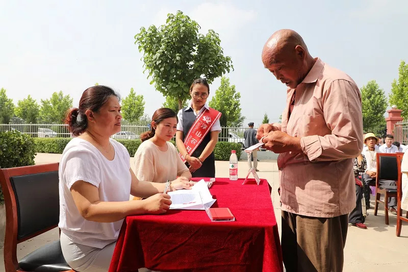 乡村 养殖 致富 鸡_致富经农村养土鸡视频_农村创业项目致富养鸡