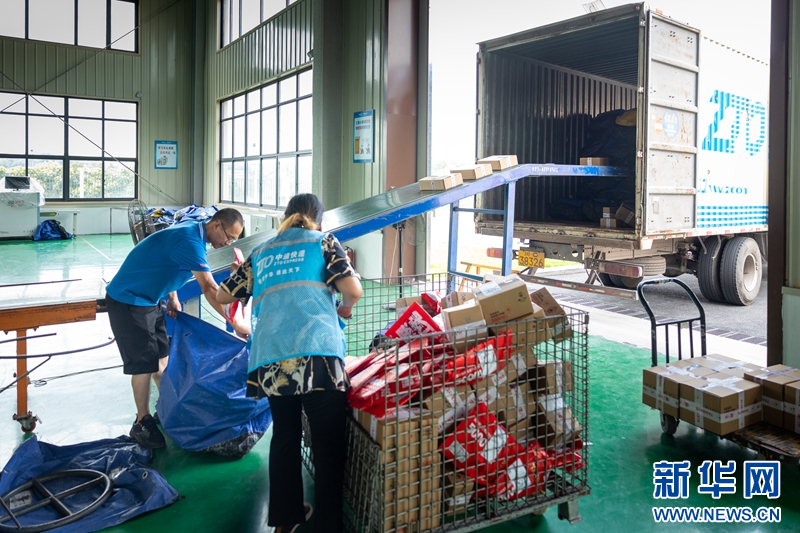 吉林省兔子养殖基地_吉林省养殖肉兔致富新闻_东北吉林哪有大型养兔基地