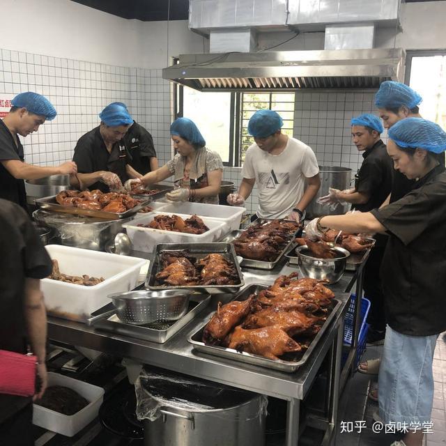 致富经卤菜创业视频_致富老卤休闲食品怎么样_老卤休闲食品致富经