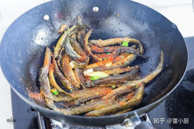 河南养泥鳅基地_南阳泥鳅养殖_致富经河南养殖泥鳅