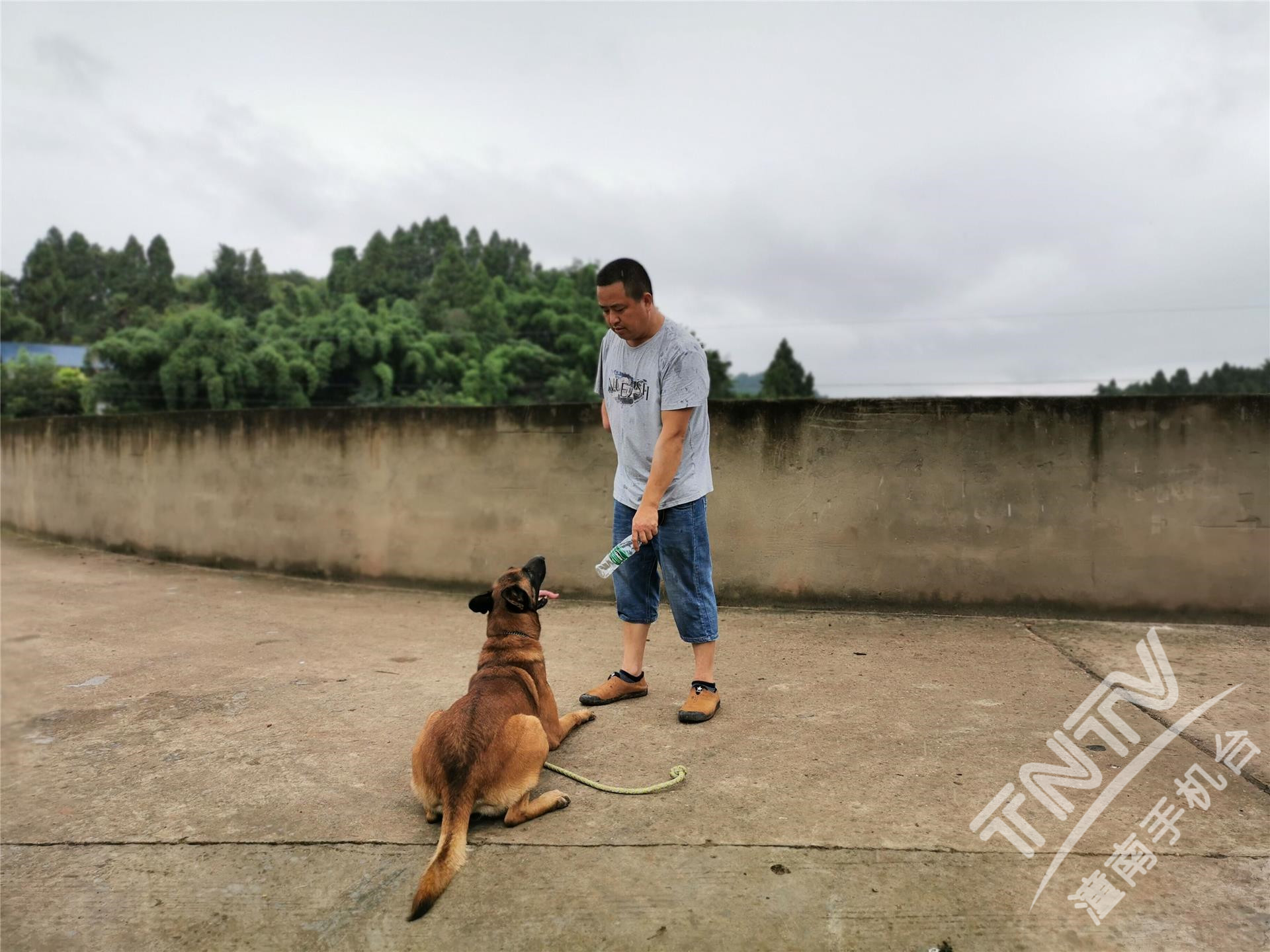 范绍宝：“单手”托起致富梦