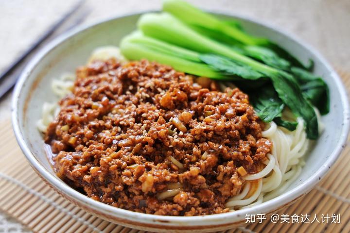 土家酱香饼酱的做法视频_致富经鱼肉酱视频_老头酱肘子酱猪蹄视频