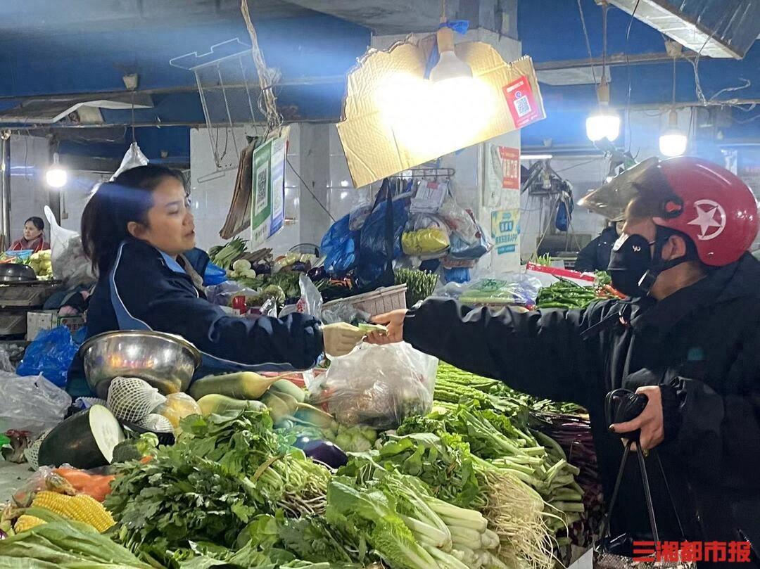 蔬菜比往年便宜啦！但天气转冷或有回升，部分价格已在上涨