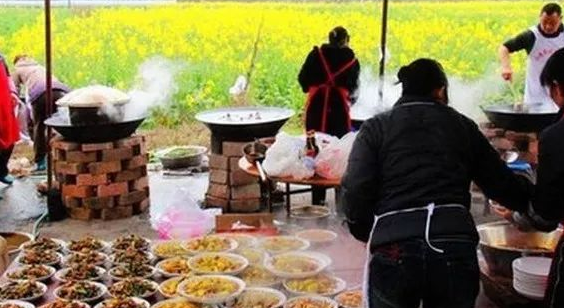 农村致富饮食项目_致富项目农村致富_致富经农村宴席