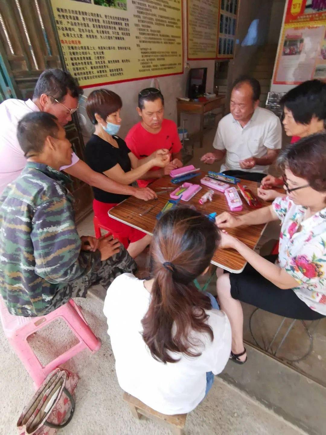 阉鸡养殖技术视频_养殖阉鸡的成本与利润是多少_致富经阉鸡养殖技术