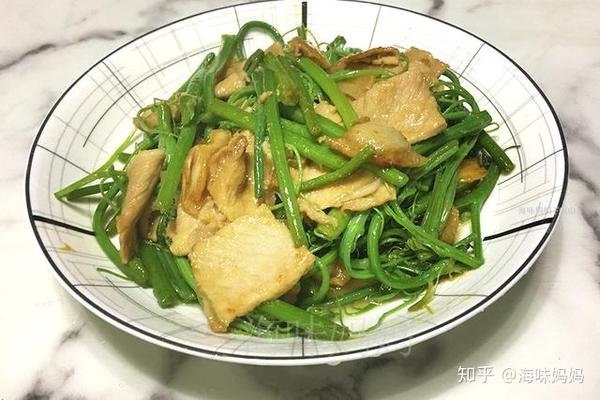 龙须菜不用凉拌吃，和这食材搭配，香滑嫩口，一周吃7次都不腻