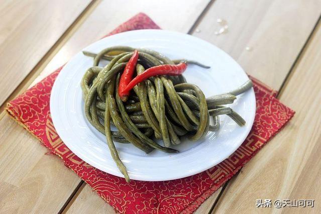 豆角包饺子，是用生的好？还是焯水好？