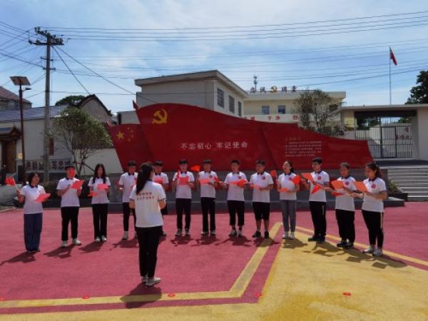 水蛭养殖致富经栏目视频_致富养殖基地水蛭种植_致富经水蛭养殖基地