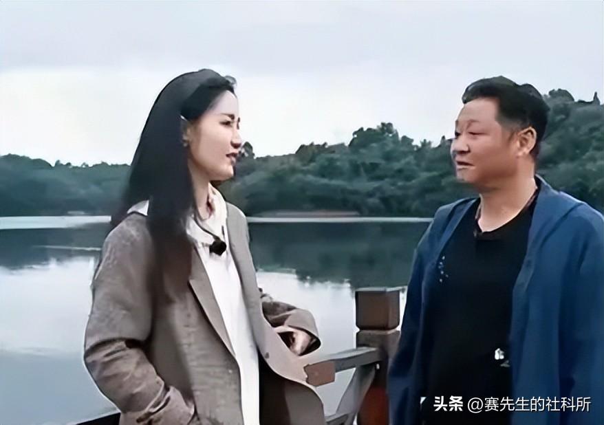 致富经 竹林养鸡视频_竹林养鸡_致富经竹鸡养殖