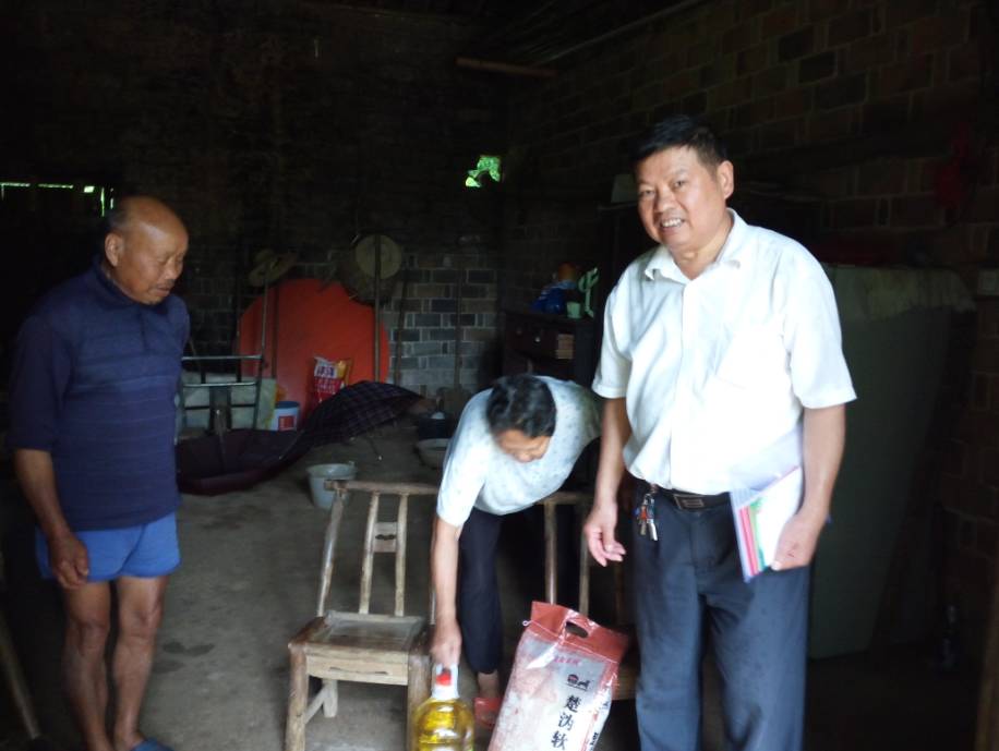 致富经石金全龟视频_广西富川龟石水库下鲤鱼坝村_龟龟车视频