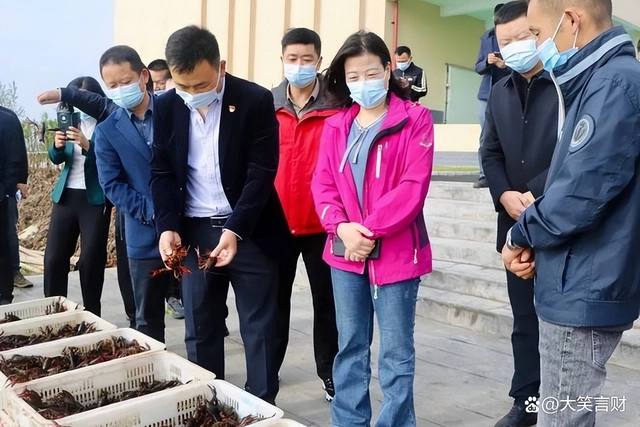 淡化白美虾养殖基地_南美白虾养殖技术大全_养南美白对虾虾苗