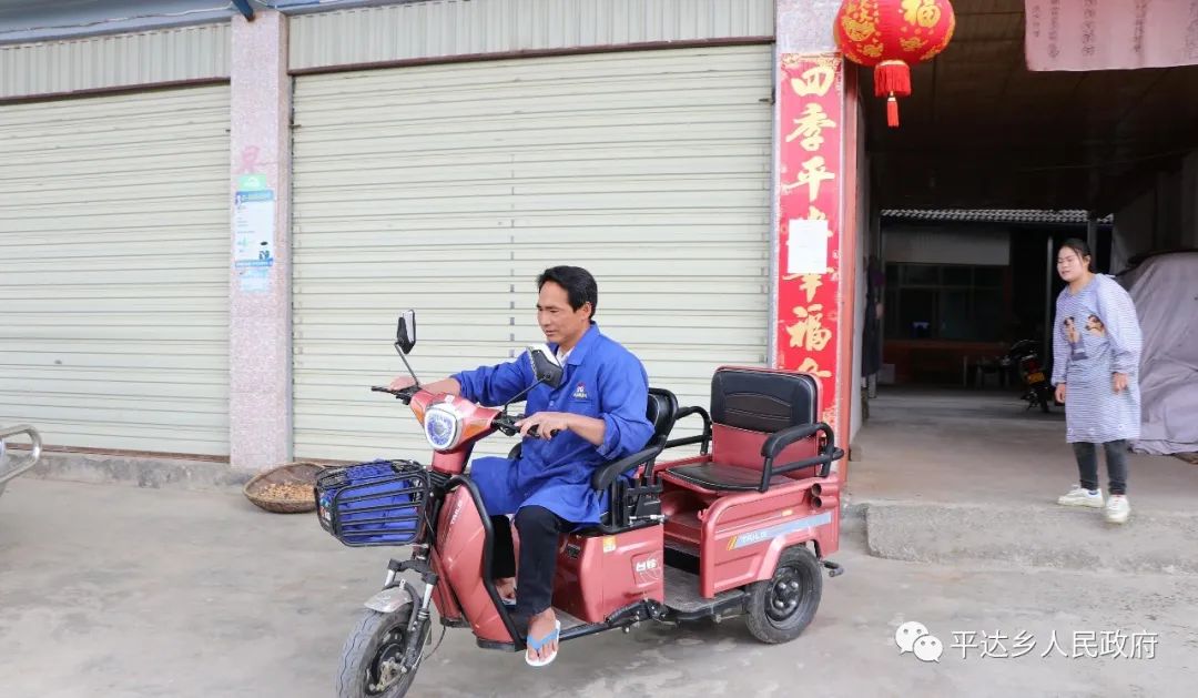 牛粪发酵饲料_致富经牛粪发酵喂猪_牛粪喂猪用什么发酵粉