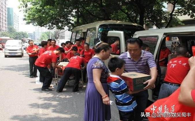 重庆养殖致富黑猪_重庆黑猪养殖场_重庆涪陵养黑猪致富经视频