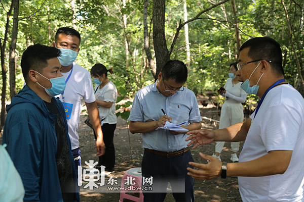 公鸡养殖致富热_公鸡养殖市场前景如何_养殖大公鸡利润多少