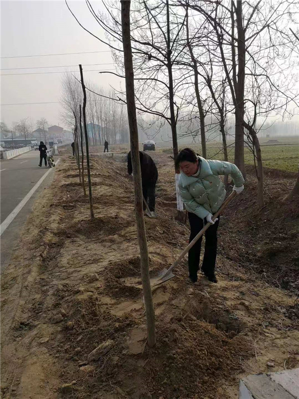 李瑞华为特色种植出一份力