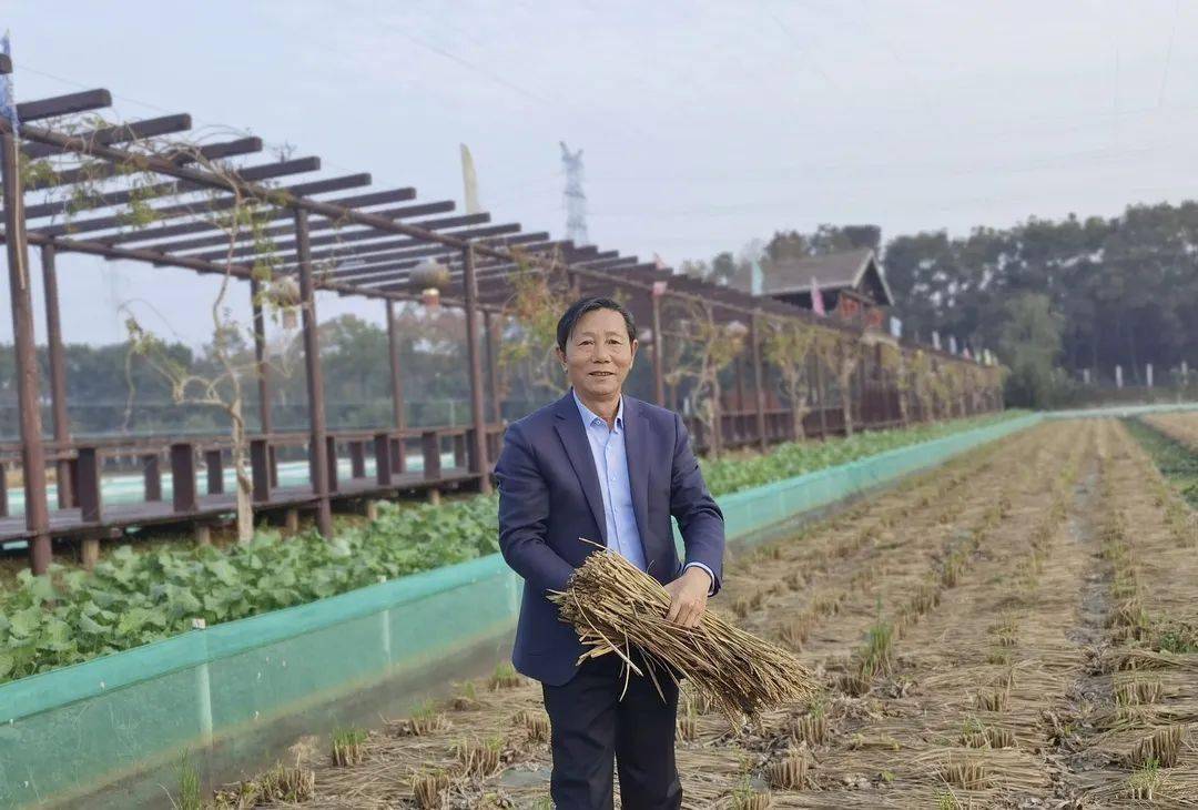 致富经水蛭养殖周伟民_周伟民水蛭养殖技术视频_水蛭 致富经 周伟民