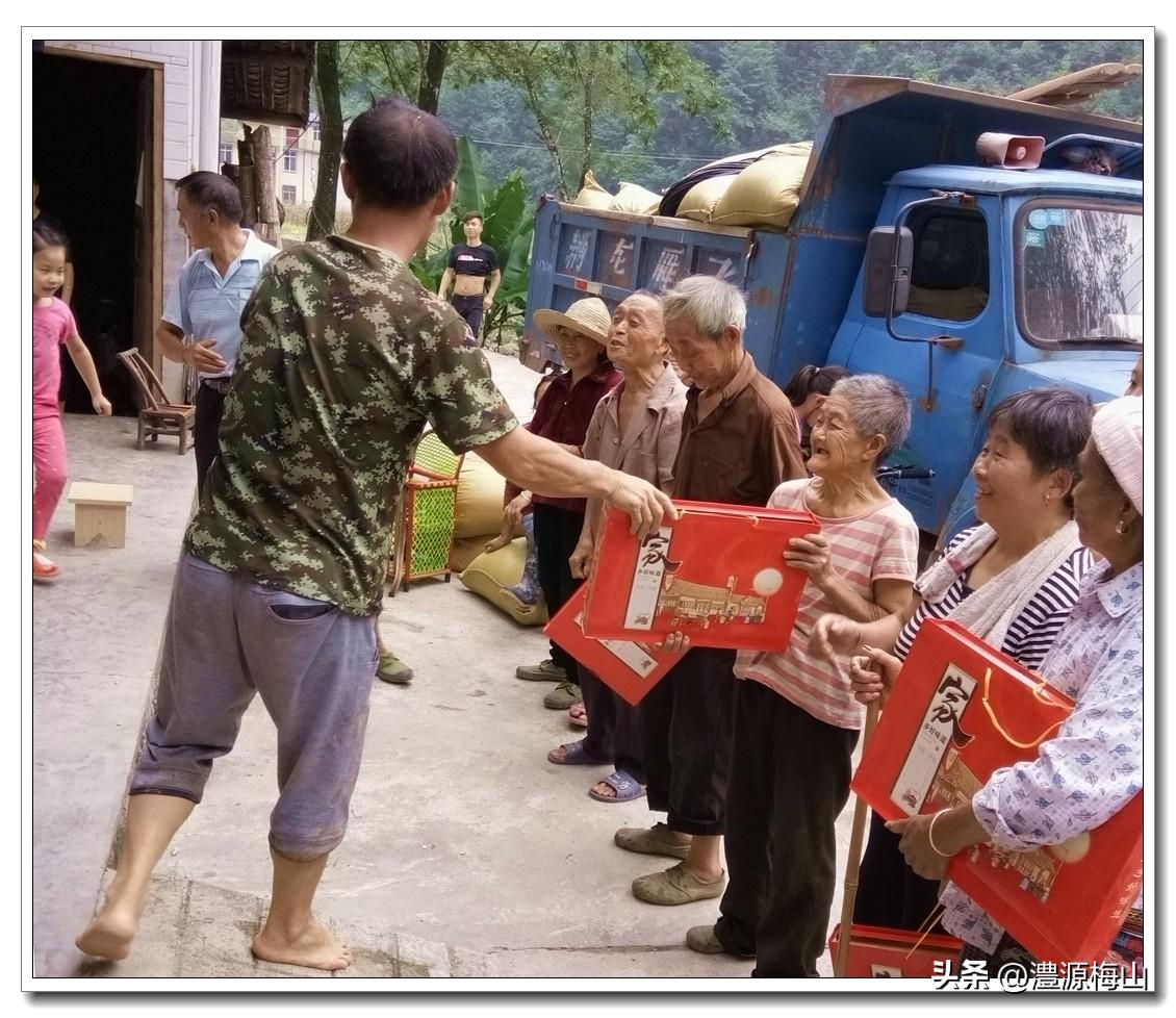 大米致富种植机有什么用_大米播种机_致富经种植有机大米