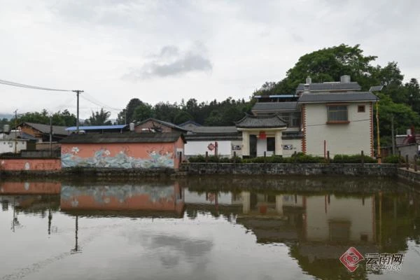 云南陇川：人杰地灵出巧手 银光闪耀户撒乡致富路