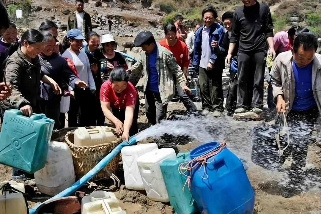 致富经山泉水养鱼完整视频_泉水养殖致富项目_致富泉水养殖项目介绍