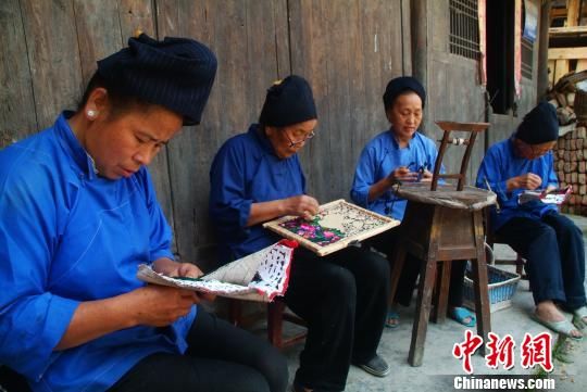 贵州苗民致富经：祖传技艺变致富帮手