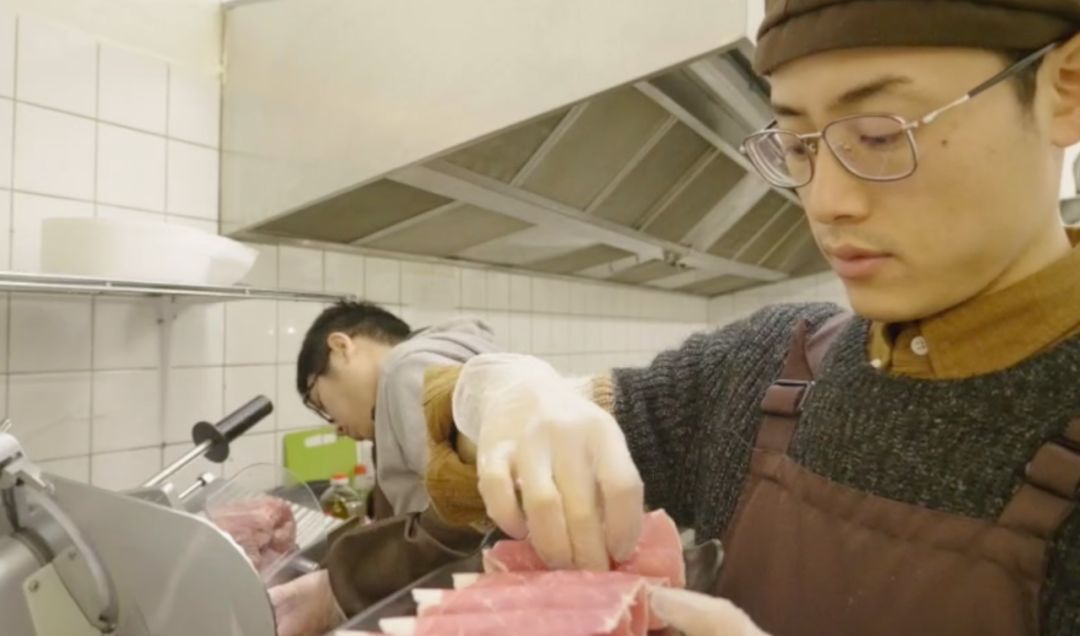 餐饮致富经视频_视频致富经_致富经小吃的创业视频