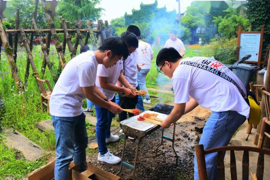 土拨鼠养殖致富_养殖土拨鼠的经济价值_致富养殖土拨鼠图片